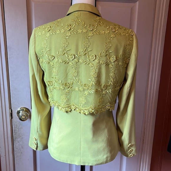 Newport News Easy Style Pant Suit - Picture 3 of 12